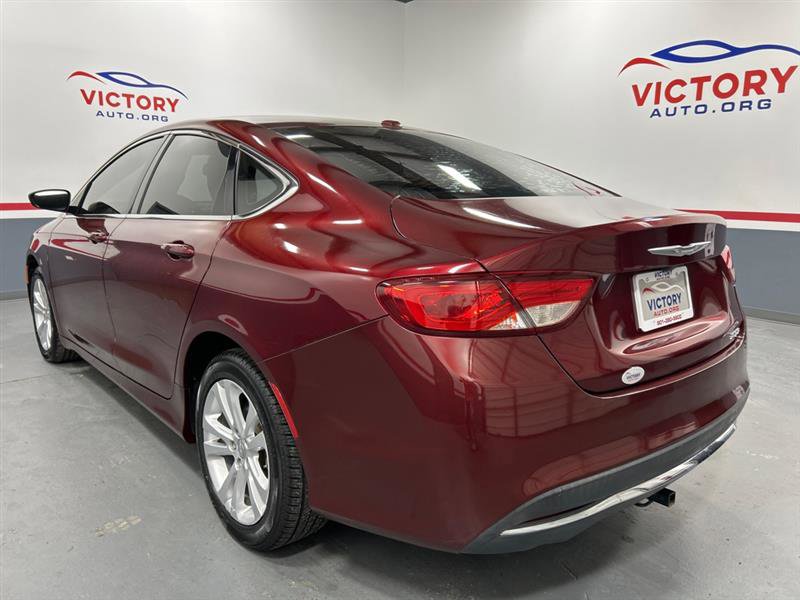 Used 2015 Chrysler 200 Limited w/ Convenience Group image 4