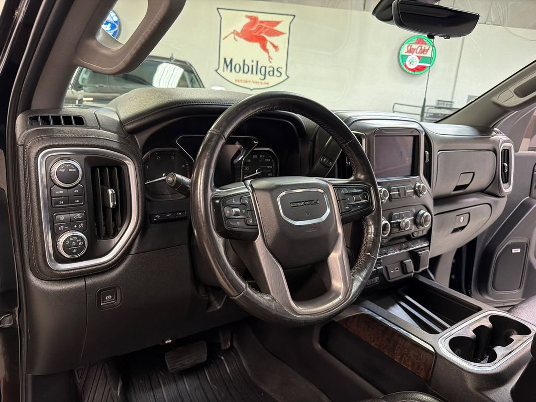 Used 2020 GMC Sierra 3500 Denali w/ Denali Ultimate Package AWD/4WD image 27