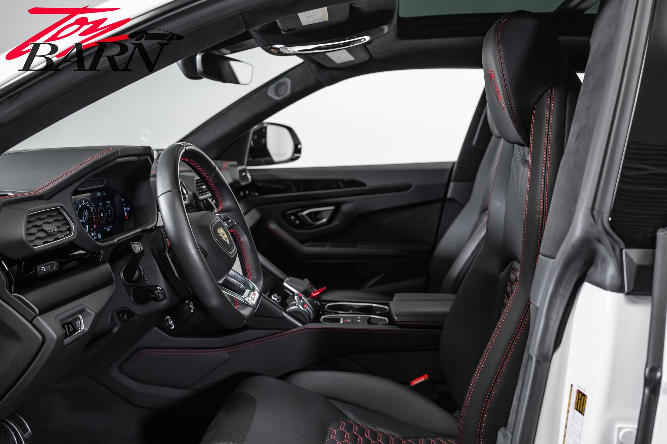 Used 2022 Lamborghini Urus AWD/4WD image 30