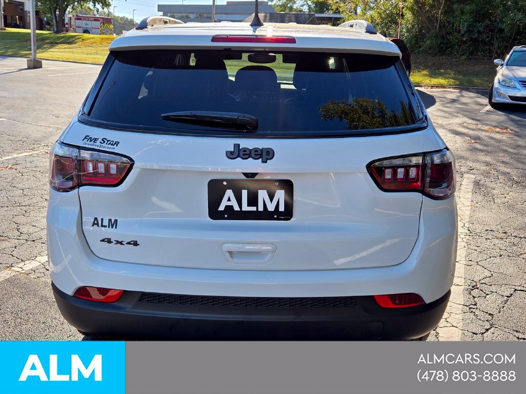 Used 2026 Jeep Compass Latitude AWD/4WD image 10