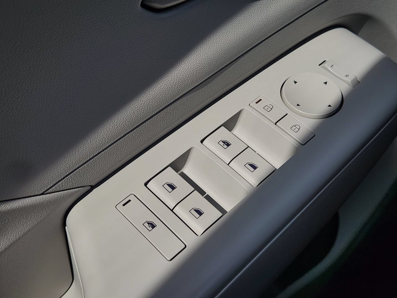 Used 2025 Hyundai Kona SEL FWD image 22