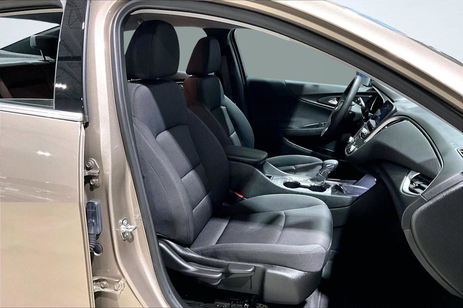 Used 2023 Chevrolet Malibu LT image 8