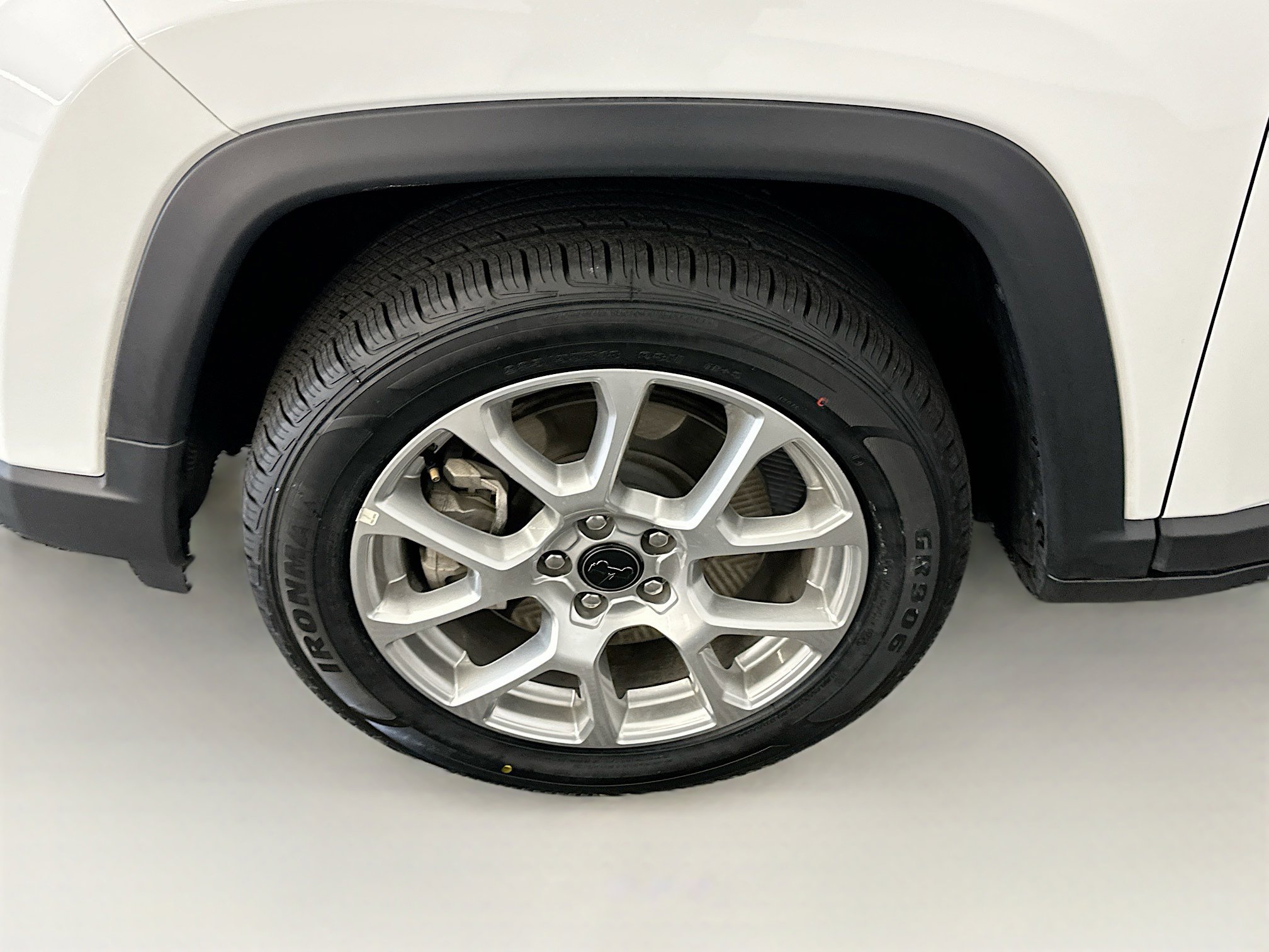 Used 2025 Jeep Compass Limited image 11