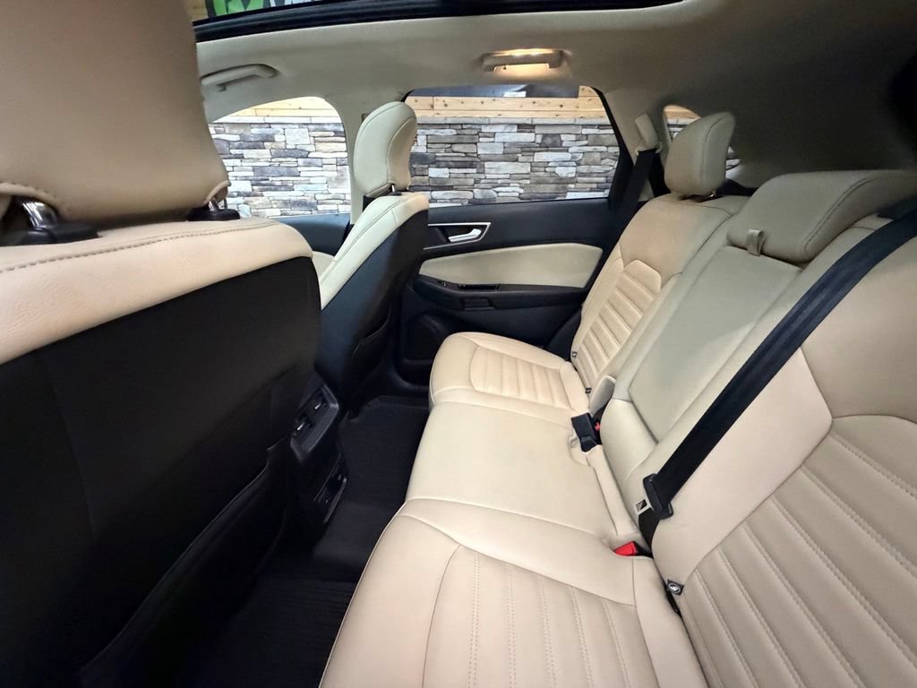 Used 2019 Ford Edge SEL w/ Equipment Group 201A AWD/4WD image 40