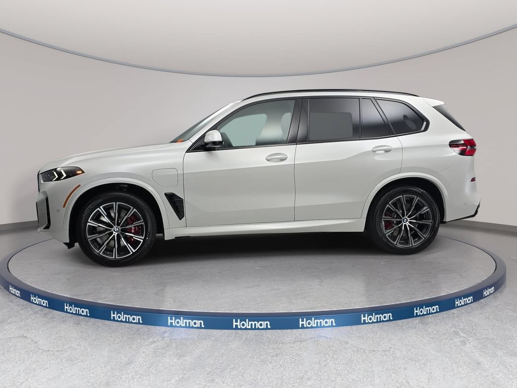New 2026 BMW X5 xDrive50e w/ M Sport Package AWD/4WD image 8