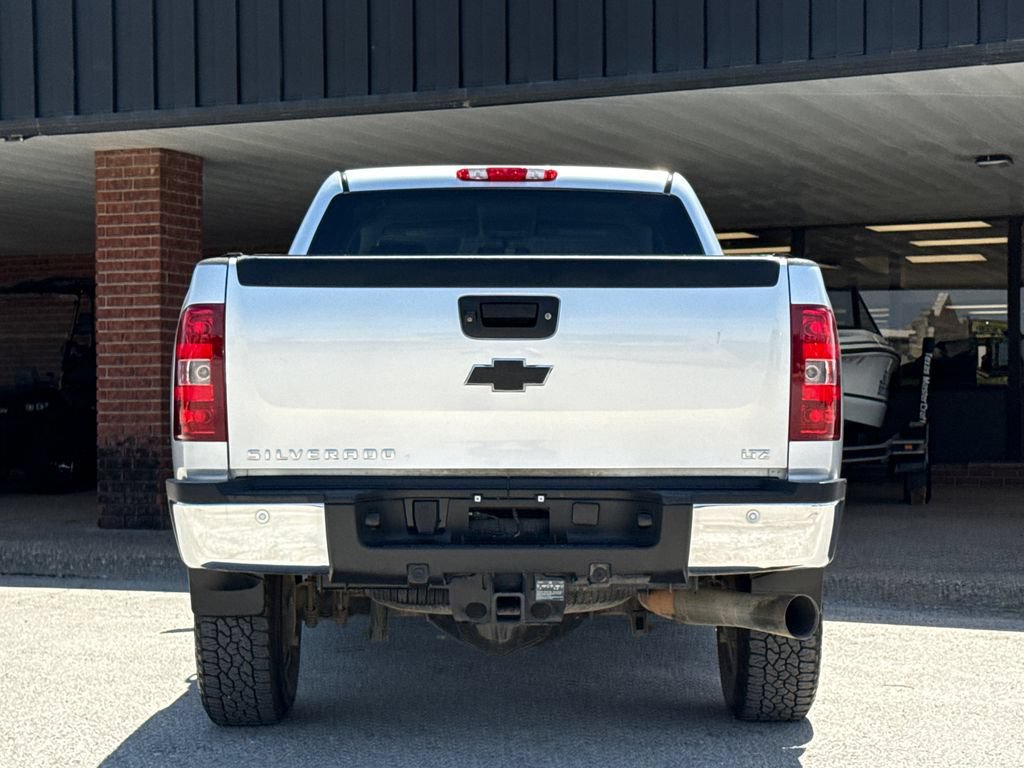 Used 2014 Chevrolet Silverado 2500 LTZ w/ LTZ Plus Package AWD/4WD image 8