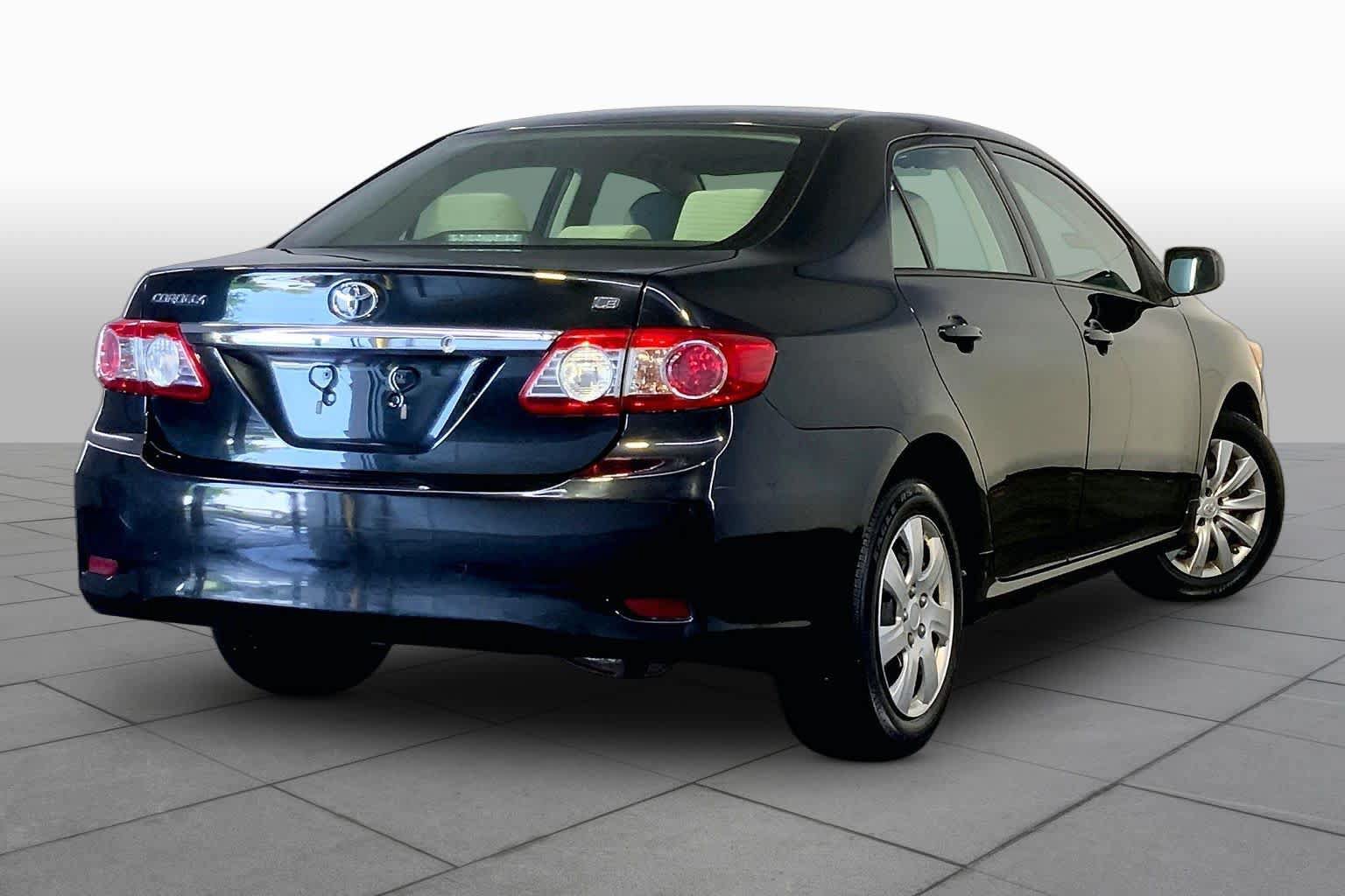 Used 2012 Toyota Corolla LE FWD image 12