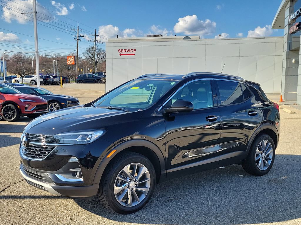 Used 2023 Buick Encore GX Essence w/ Experience Buick Package image 2