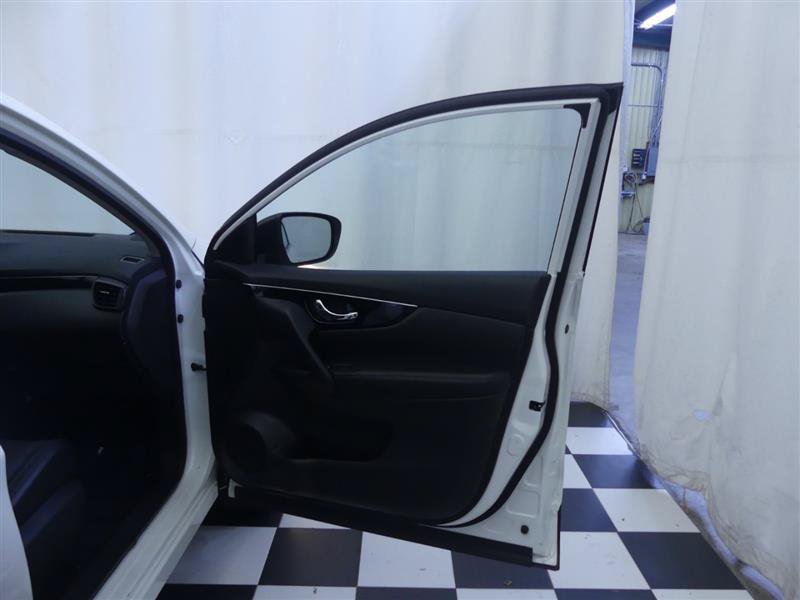 Used 2017 Nissan Rogue Sport SL AWD/4WD image 23