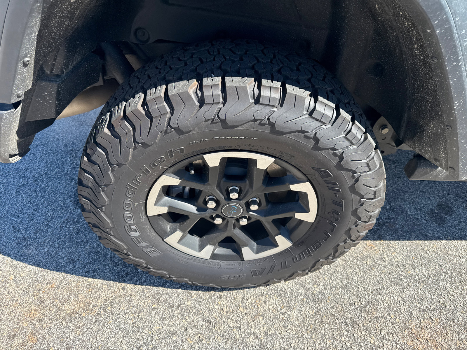 Used 2025 Jeep Wrangler Unlimited Rubicon 4xe w/ Convenience Group AWD/4WD image 17