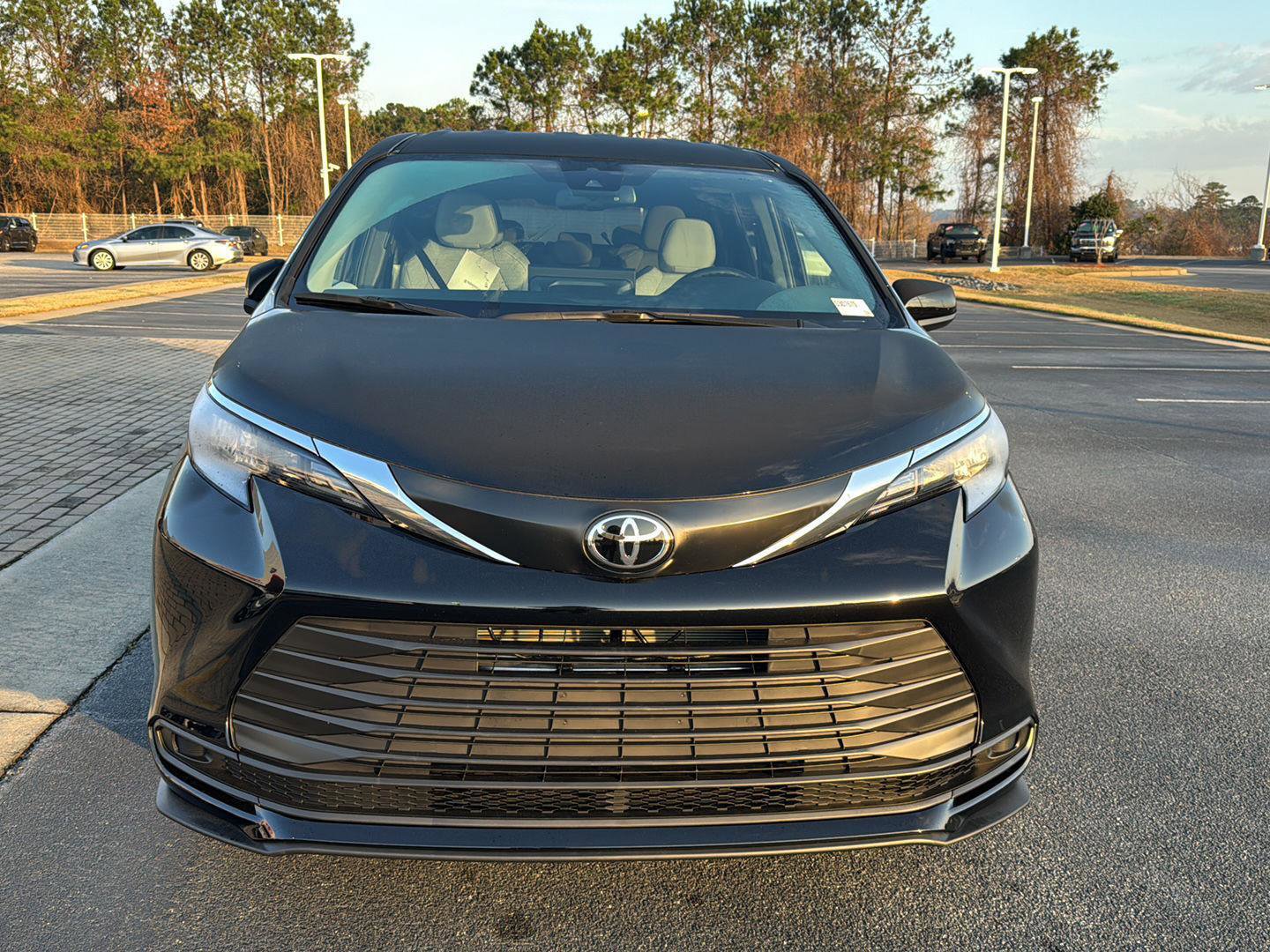 New 2026 Toyota Sienna LE image 7