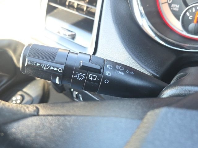 Used 2016 Dodge Grand Caravan SXT FWD image 37