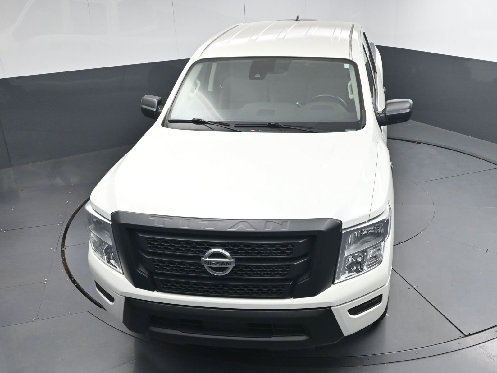 Used 2022 Nissan Titan S image 31