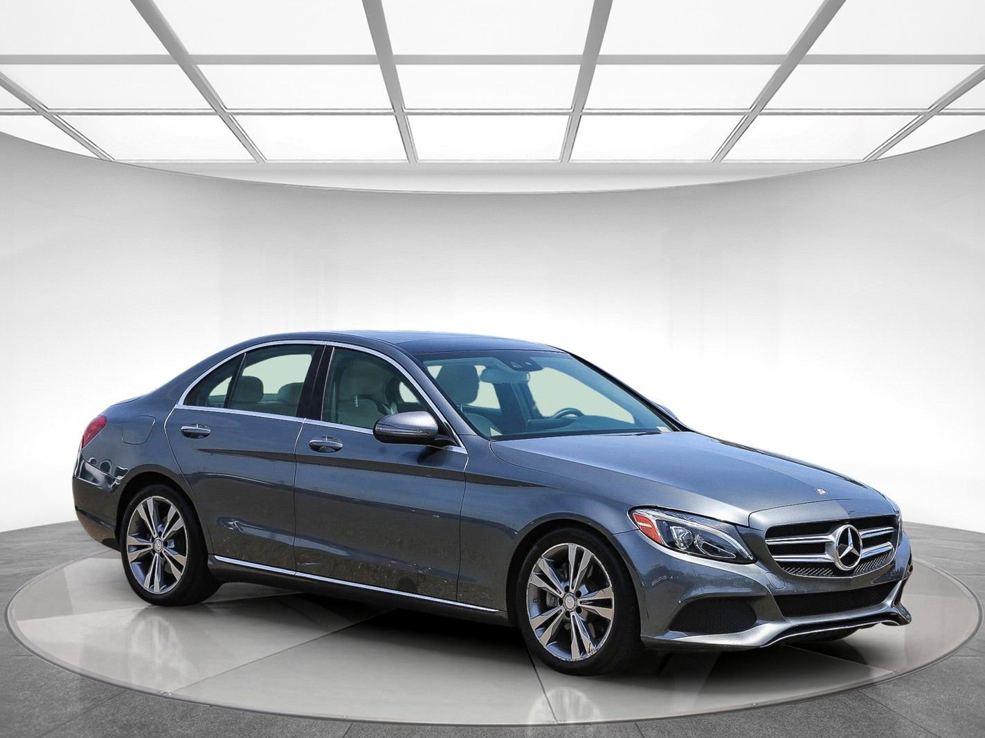 Used 2017 Mercedes-Benz C 300 Sedan image 4