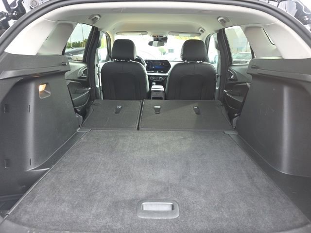 Used 2024 Chevrolet Trax LT FWD image 23