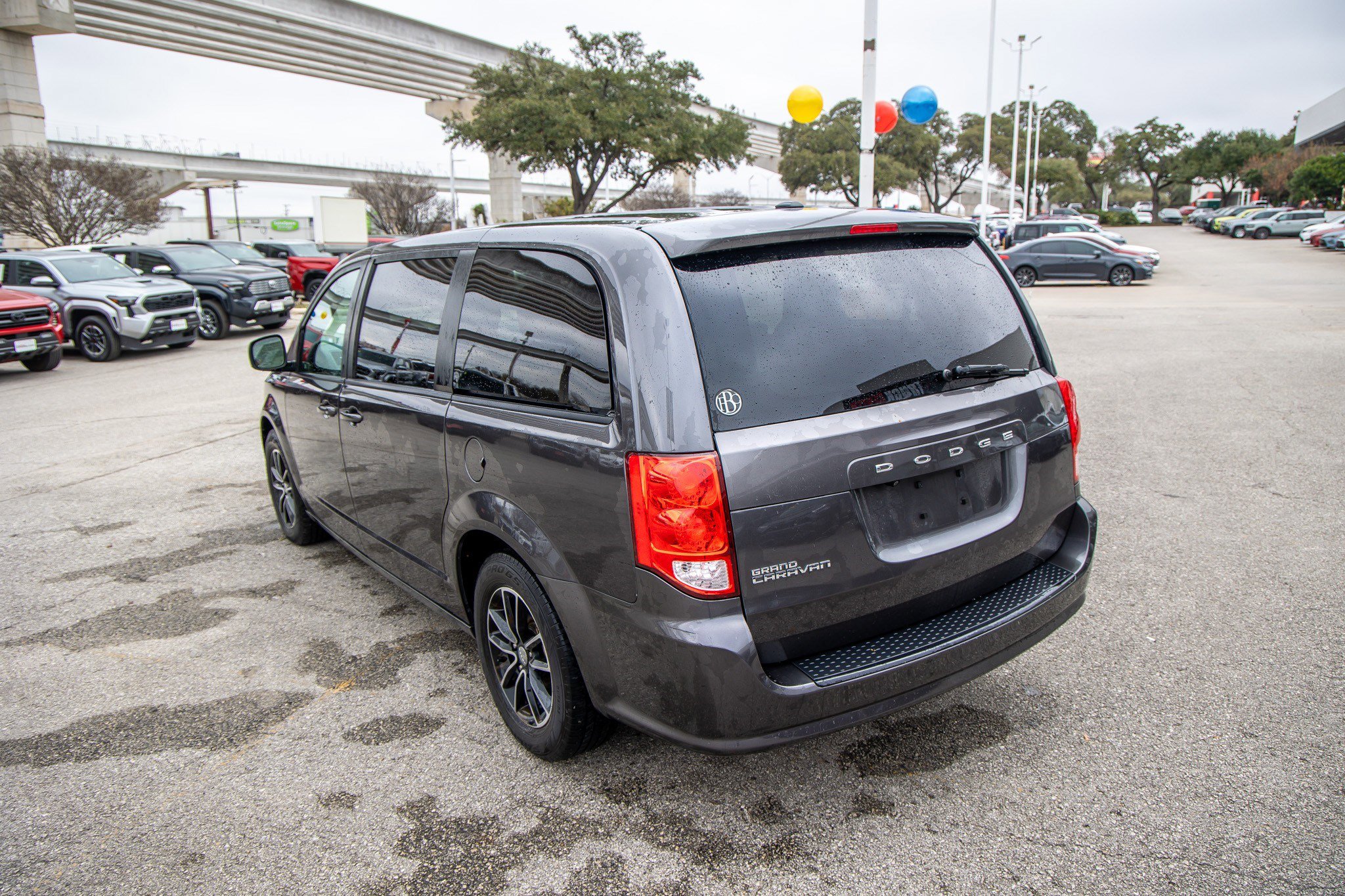Used 2018 Dodge Grand Caravan SE image 9