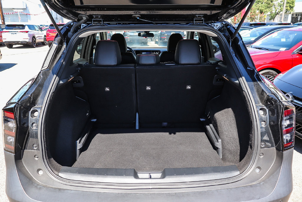 Used 2025 Nissan Kicks SR FWD image 24