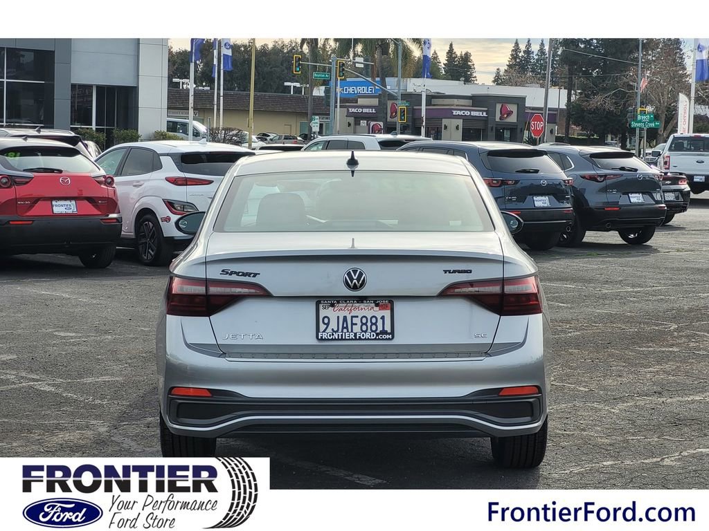 Used 2023 Volkswagen Jetta SE image 6