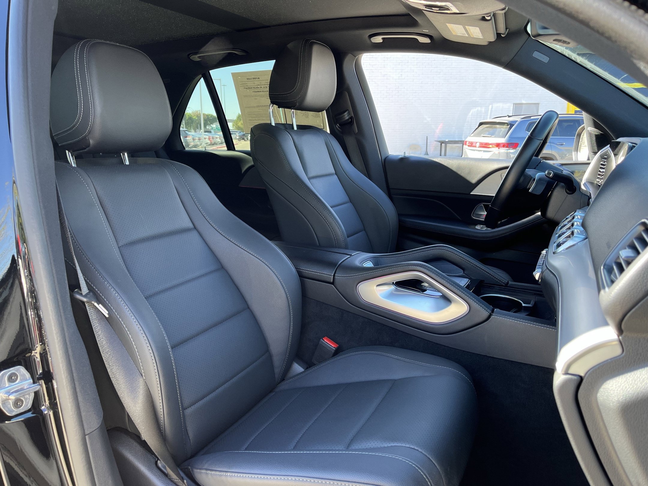 Used 2025 Mercedes-Benz GLE 350 4MATIC w/ Driver Assistance Package image 26