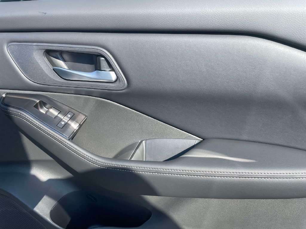 New 2027 Nissan Rogue SV FWD image 9
