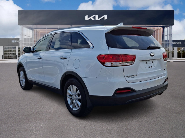 Used 2016 Kia Sorento AWD w/ LX Convenience Package image 4