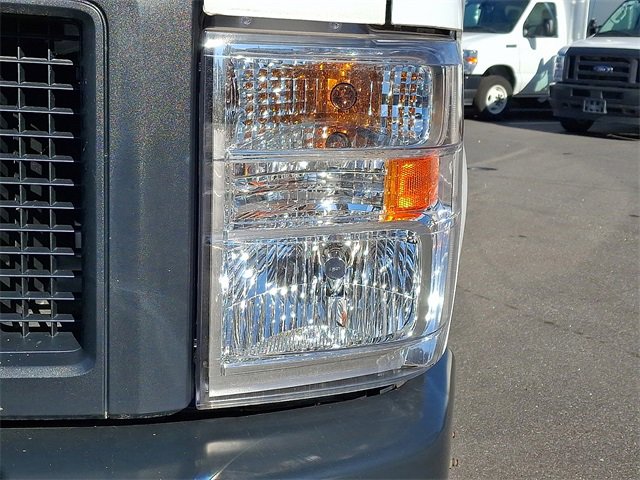 Used 2024 Ford E-450 and Econoline 450 Super Duty w/ Driver's Safety Package image 9