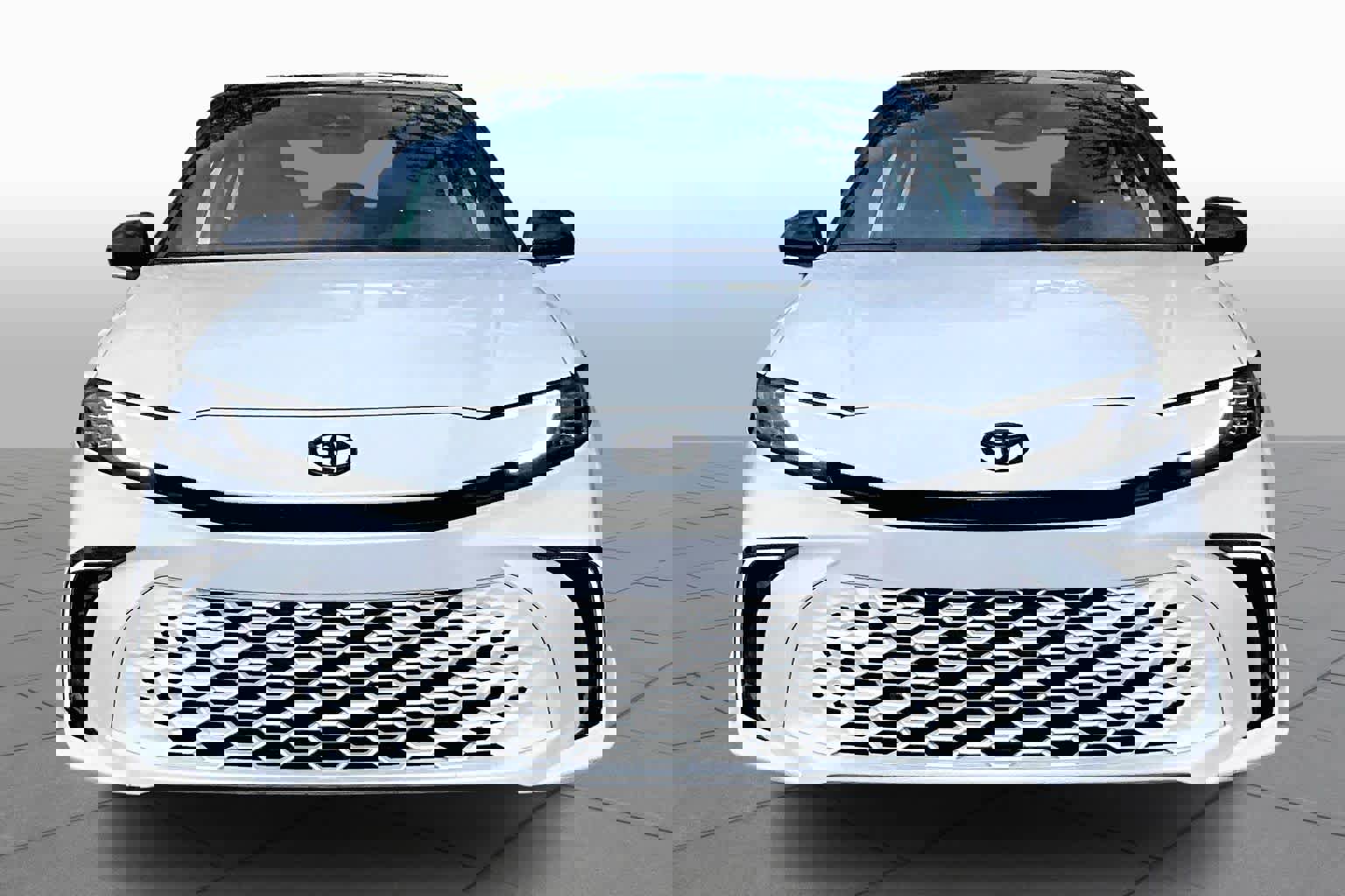 Used 2025 Toyota Camry XSE image 3