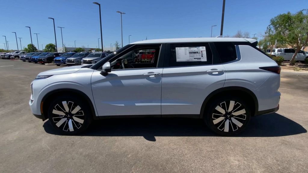 New 2026 Mitsubishi Outlander SE AWD/4WD image 5