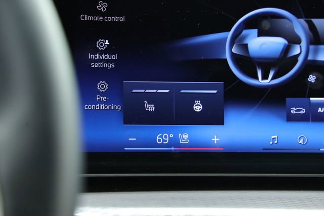 Used 2025 BMW 330i Sedan w/ M Sport Package image 20