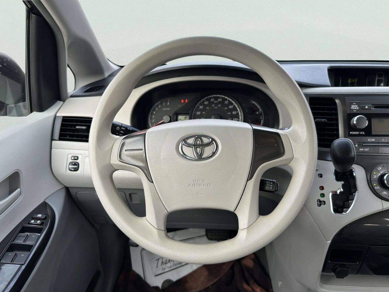 Used 2014 Toyota Sienna L FWD image 18