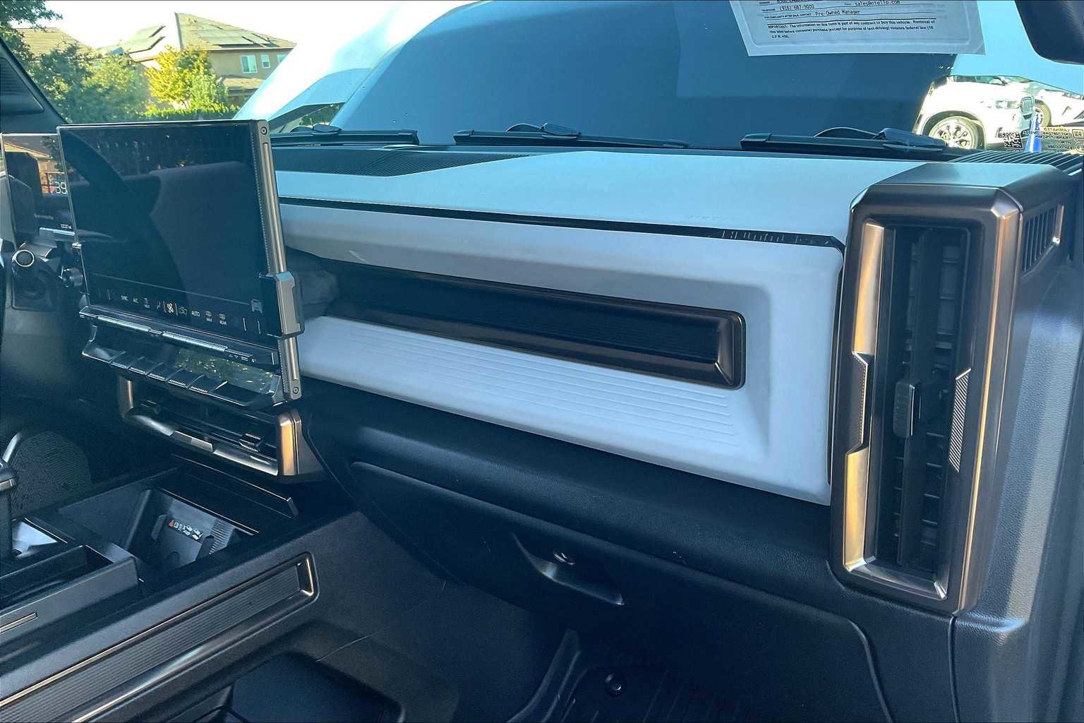 Used 2025 GMC Hummer EV 2X image 19