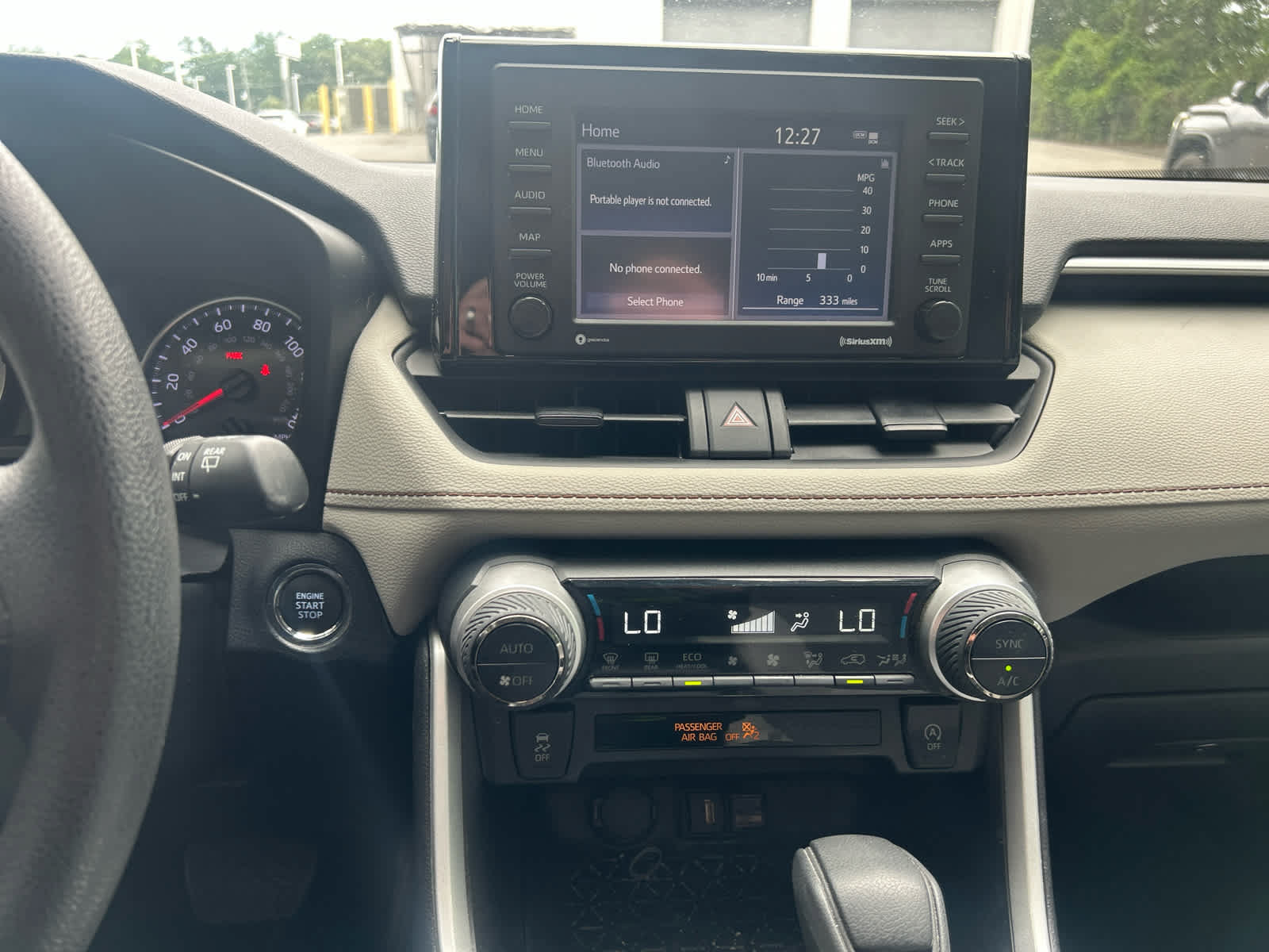Used 2022 Toyota RAV4 XLE w/ Convenience Package FWD image 10