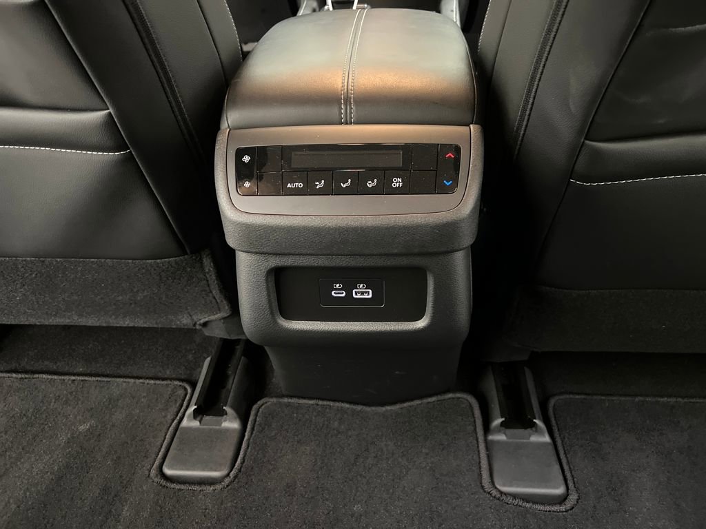 Used 2025 Nissan Pathfinder SL FWD image 21