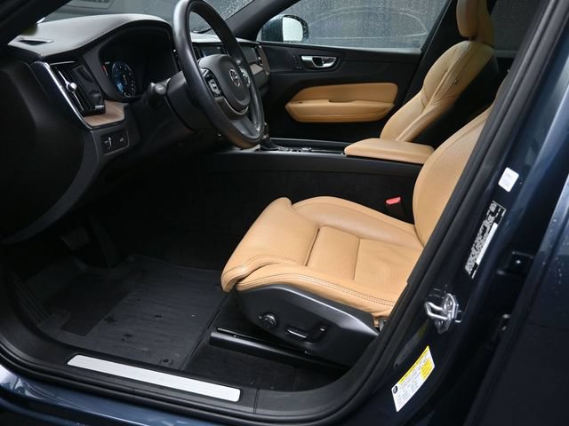 Used 2021 Volvo XC60 T5 Inscription w/ Climate Package AWD/4WD image 17