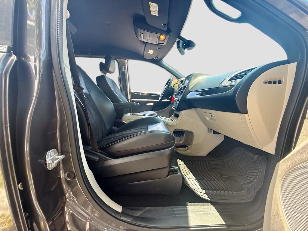 Used 2020 Dodge Grand Caravan SXT FWD image 30