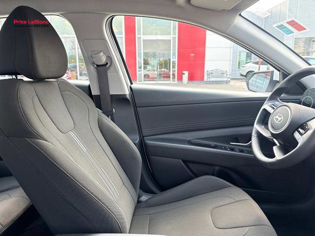 Used 2025 Hyundai Elantra SEL FWD image 10