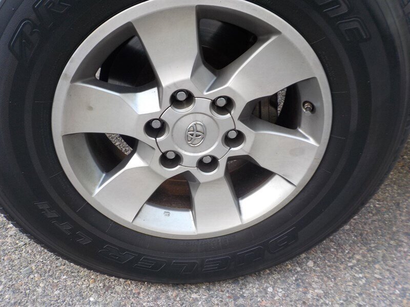 Used 2013 Toyota 4Runner SR5 w/ Premium Pkg image 12