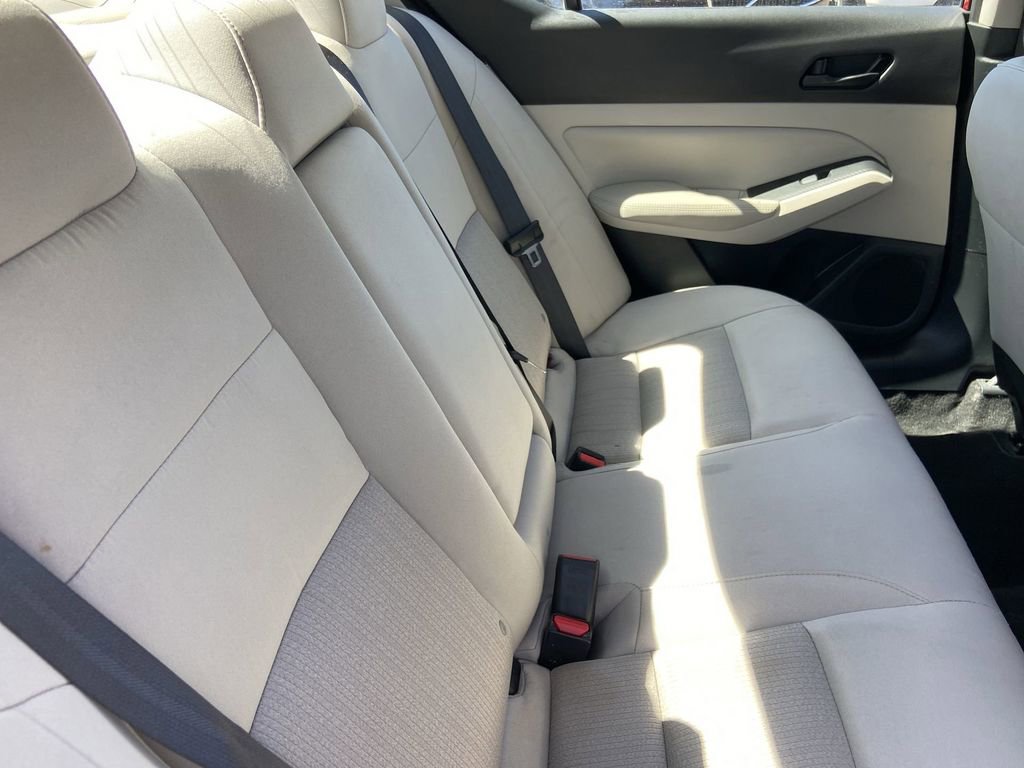 Used 2025 Nissan Altima 2.5 SV FWD image 21