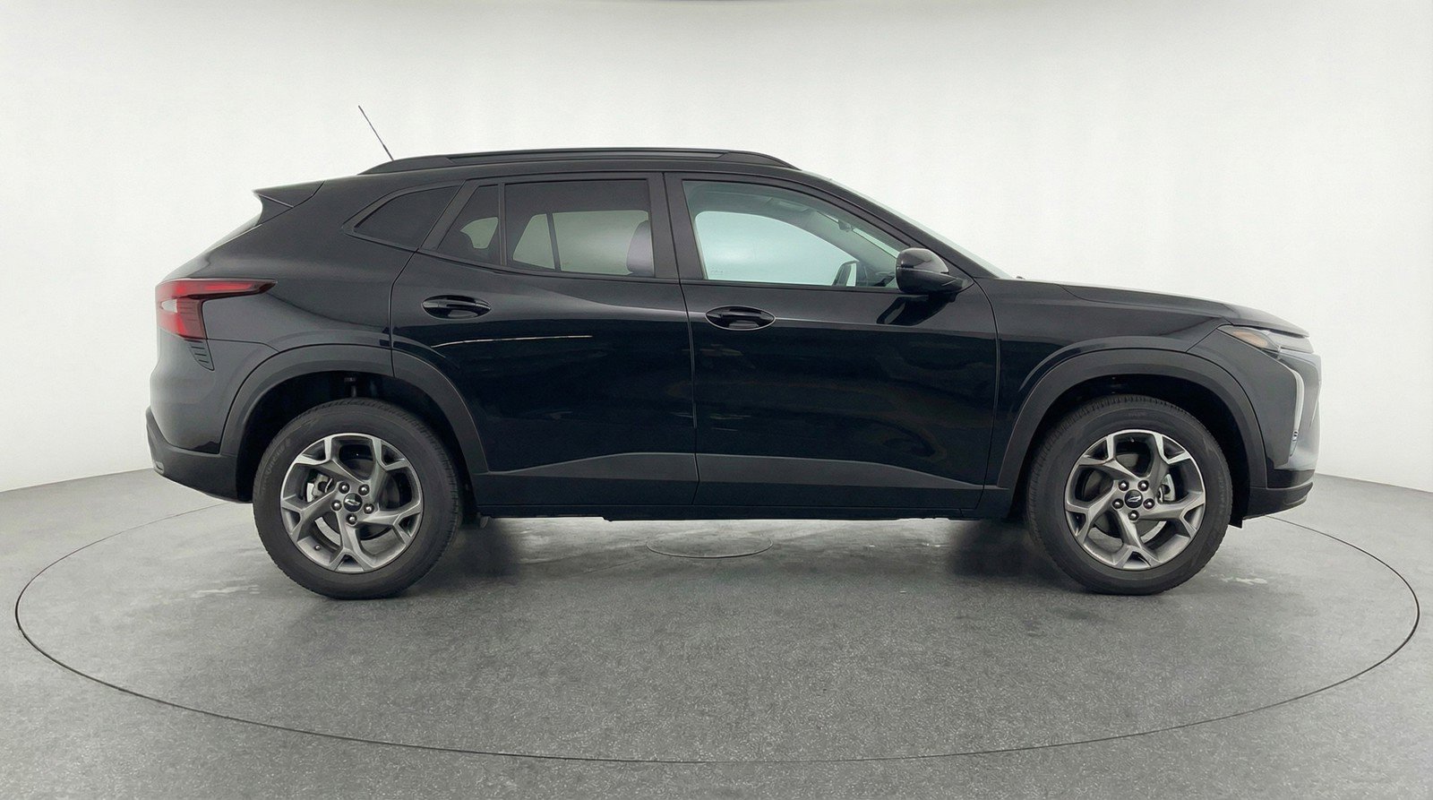 Used 2025 Chevrolet Trax LT image 11