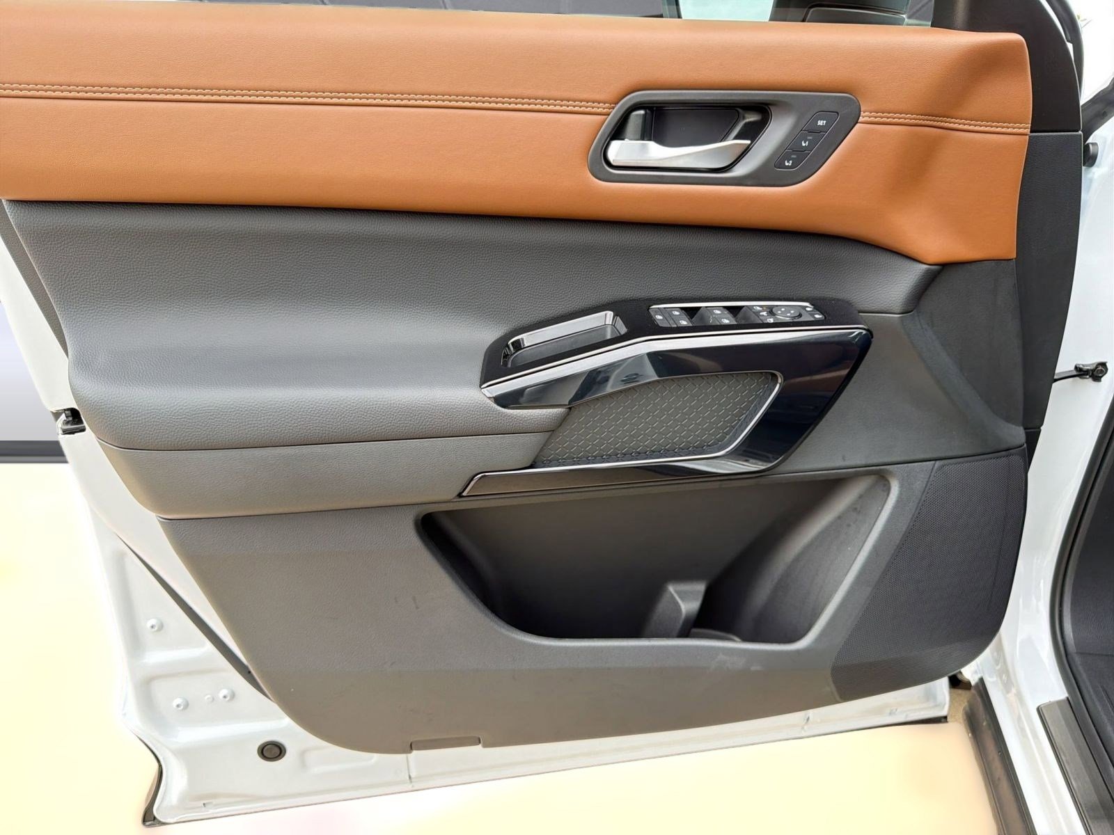 New 2026 Nissan Pathfinder Platinum image 13