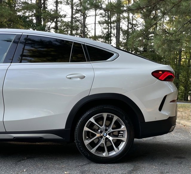 Used 2022 BMW X6 xDrive40i w/ Premium Package image 6