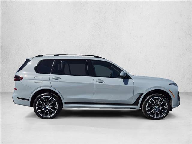 Used 2026 BMW X7 xDrive40i w/ M Sport Package AWD/4WD image 4