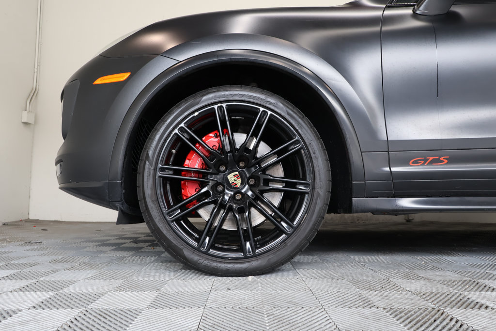 Used 2017 Porsche Cayenne GTS AWD/4WD image 9