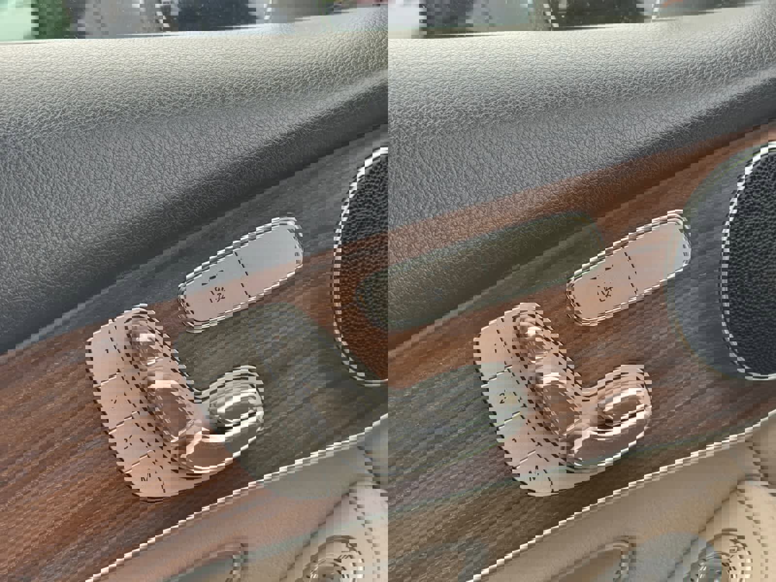 Used 2021 Mercedes-Benz GLC 300 4MATIC image 5