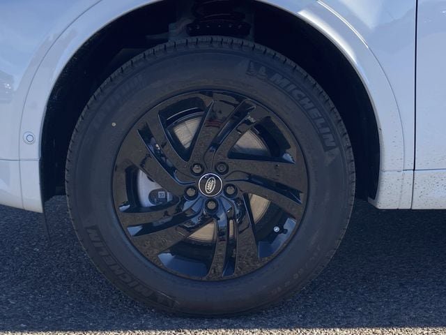 New 2025 Land Rover Discovery Sport S AWD/4WD image 23