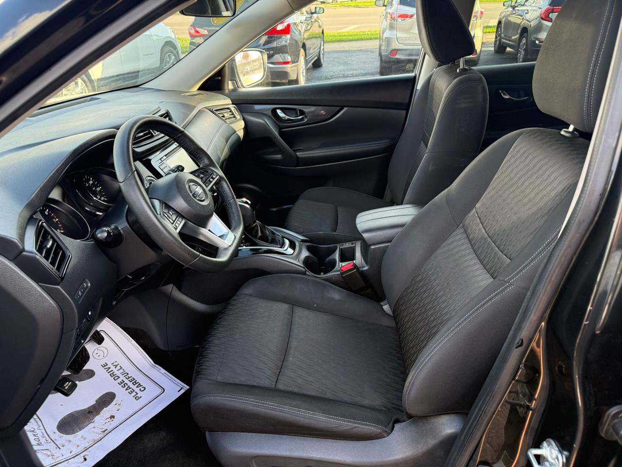 Used 2020 Nissan Rogue SV FWD image 10