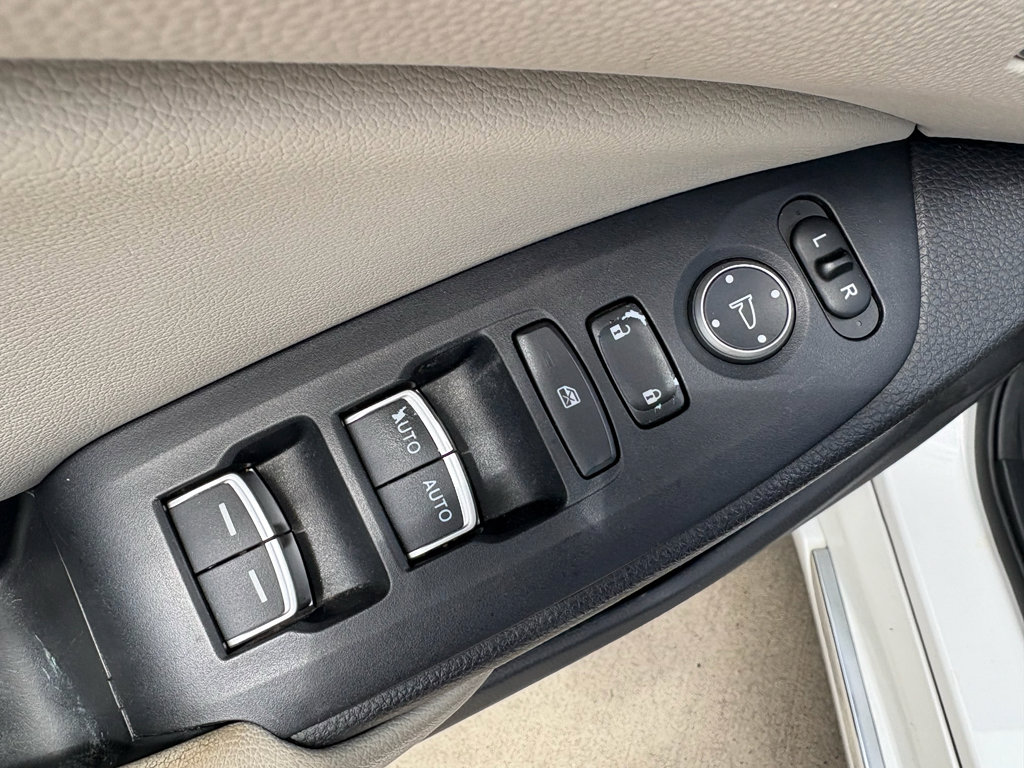 Used 2018 Honda Accord EX-L image 12