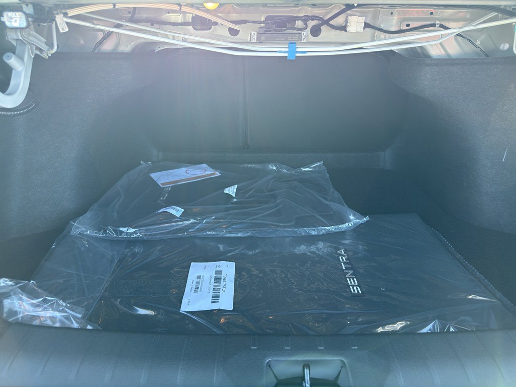 New 2026 Nissan Sentra SR w/ Floor Mat Package FWD image 34