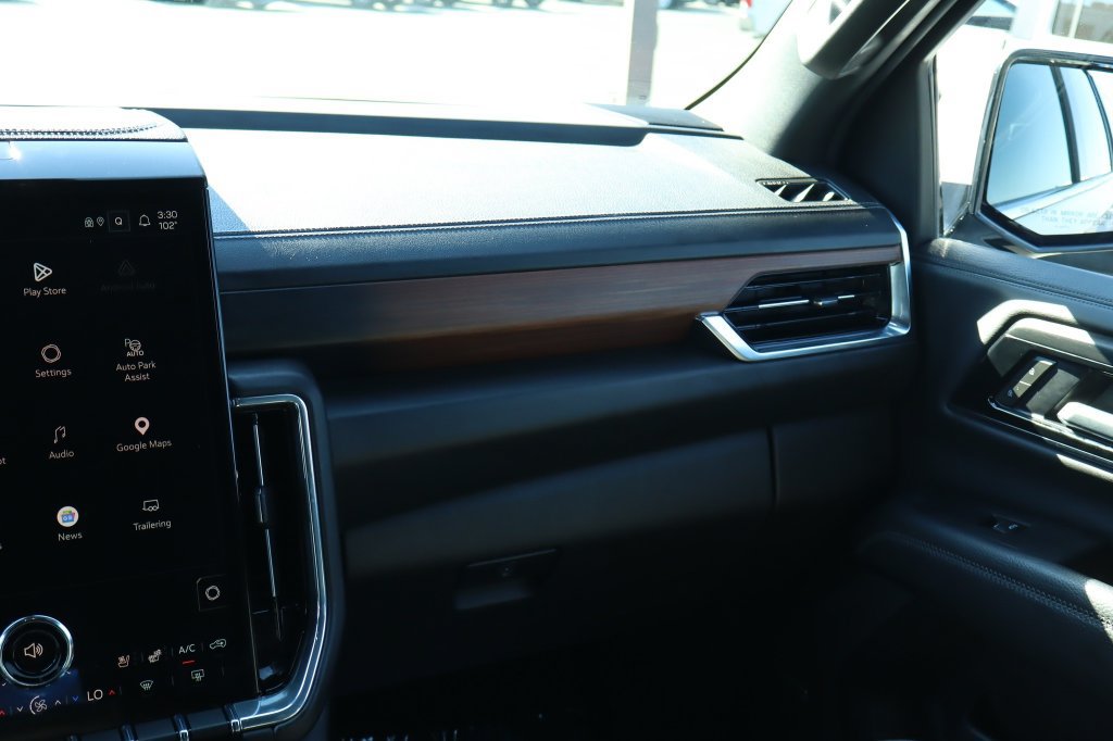 Used 2025 GMC Yukon XL Denali AWD/4WD image 30