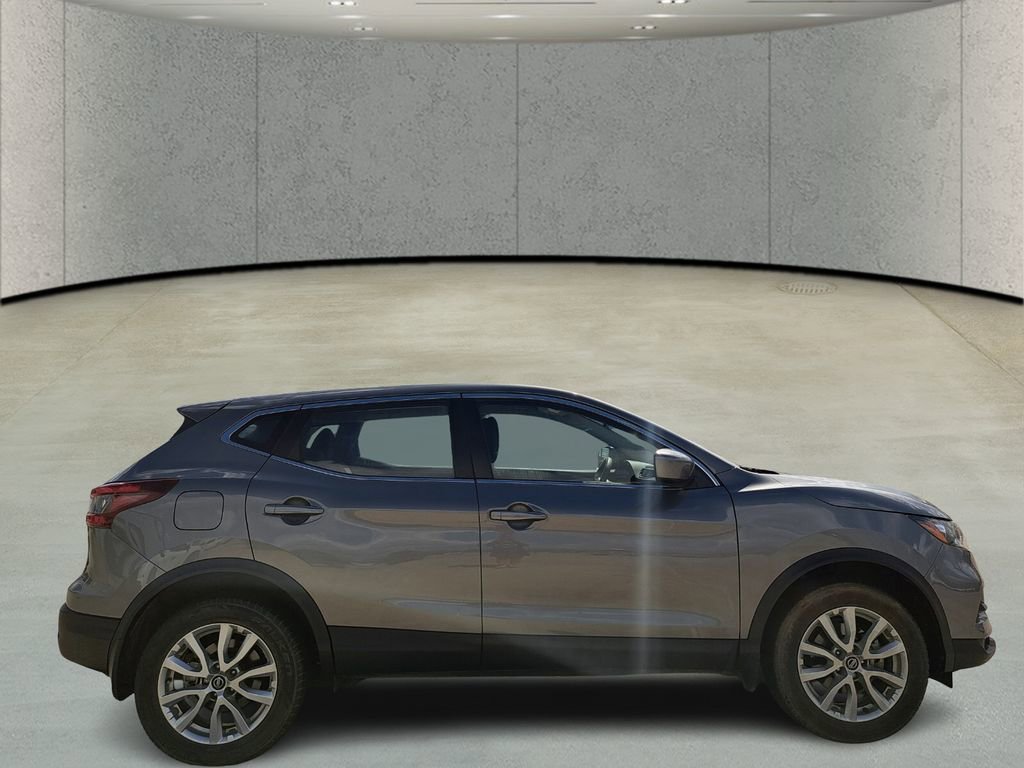Used 2022 Nissan Rogue Sport S image 4